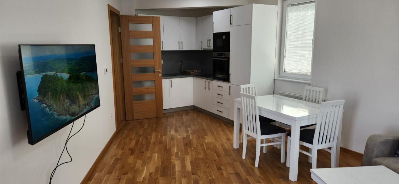 Brand New Two Bedroom And One Living In A Great Location! *
